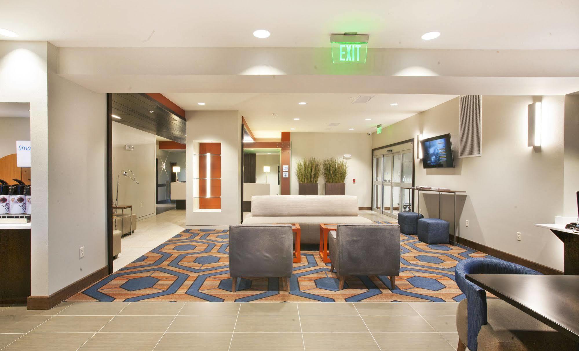 Holiday Inn Express Hotel & Suites Hot Springs By Ihg Exterior photo