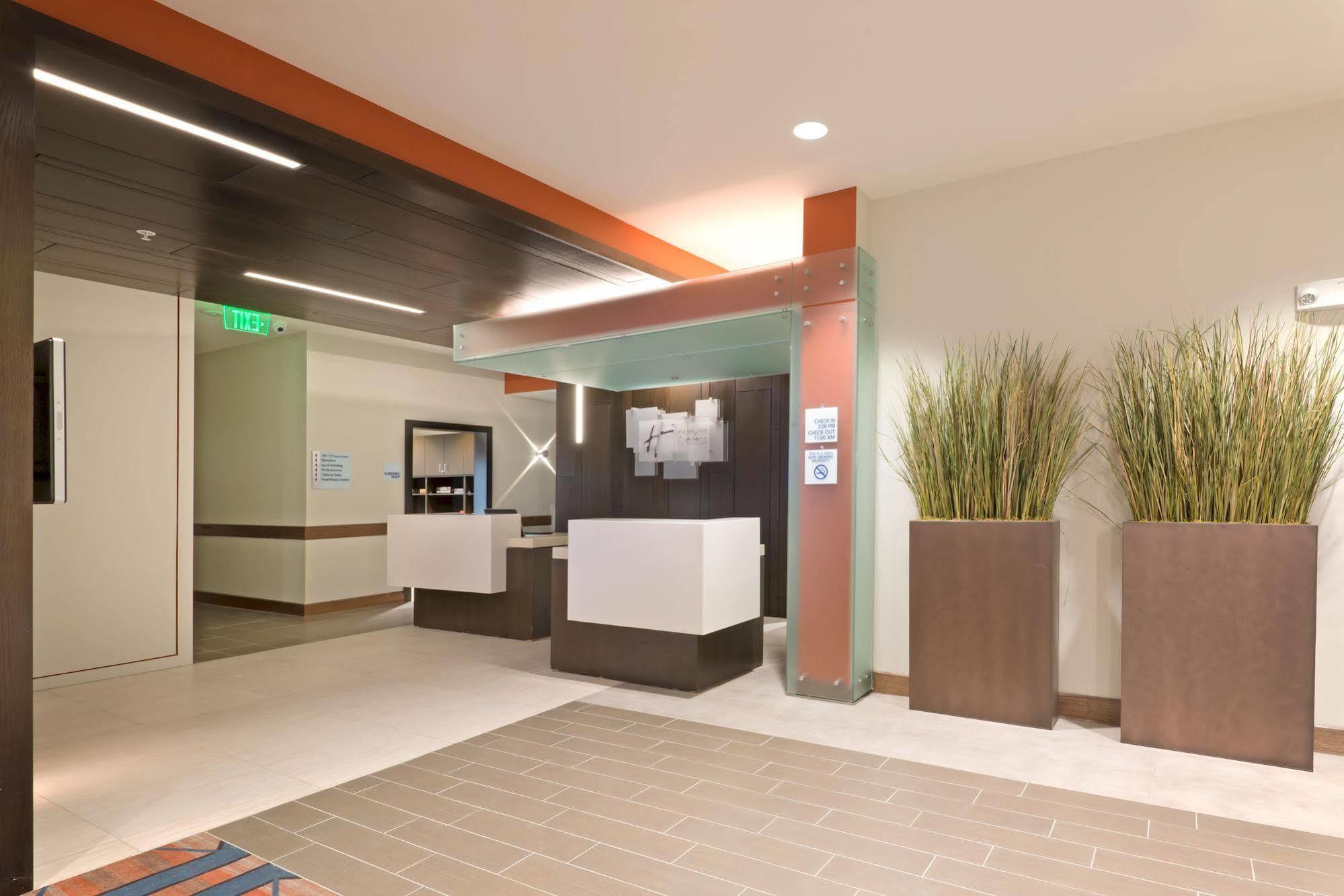 Holiday Inn Express Hotel & Suites Hot Springs By Ihg Exterior photo